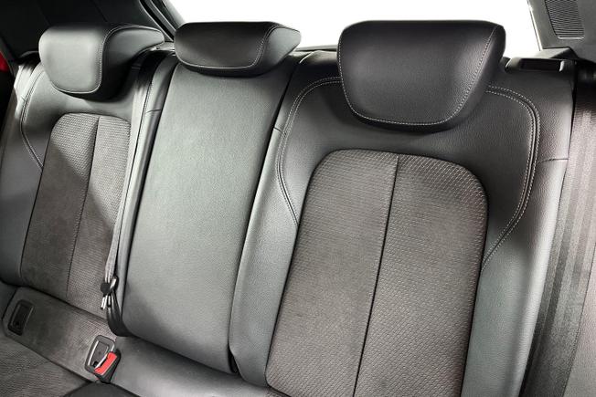 AUDI Sq2 Photo 9