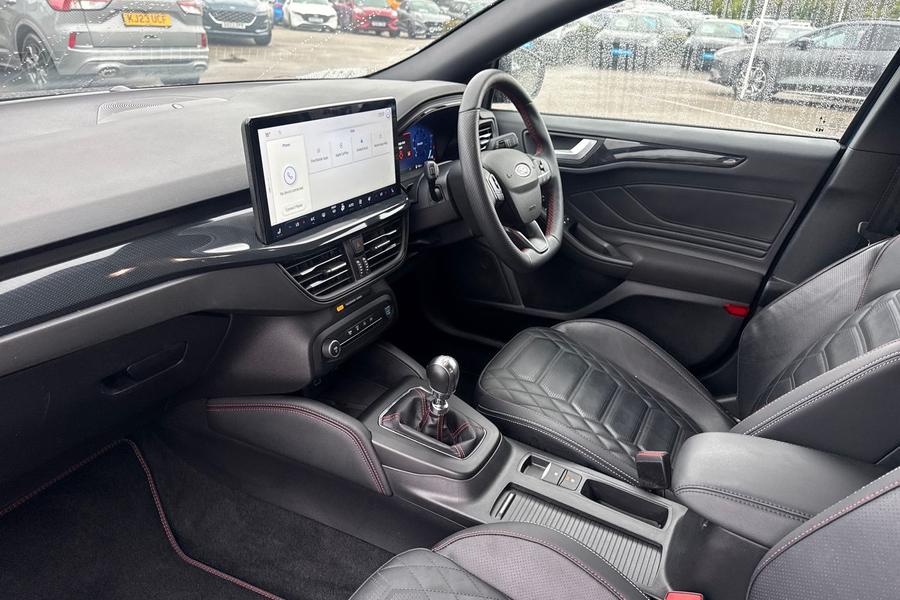 Ford Focus Photo autoimg-08fb45043a14928bb09f32bc0b13f11b89a1ab28.jpg