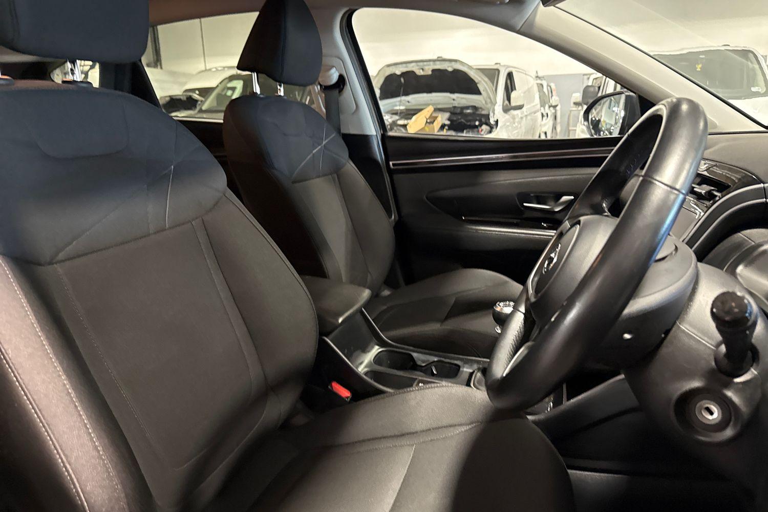 Hyundai TUCSON Photo 16
