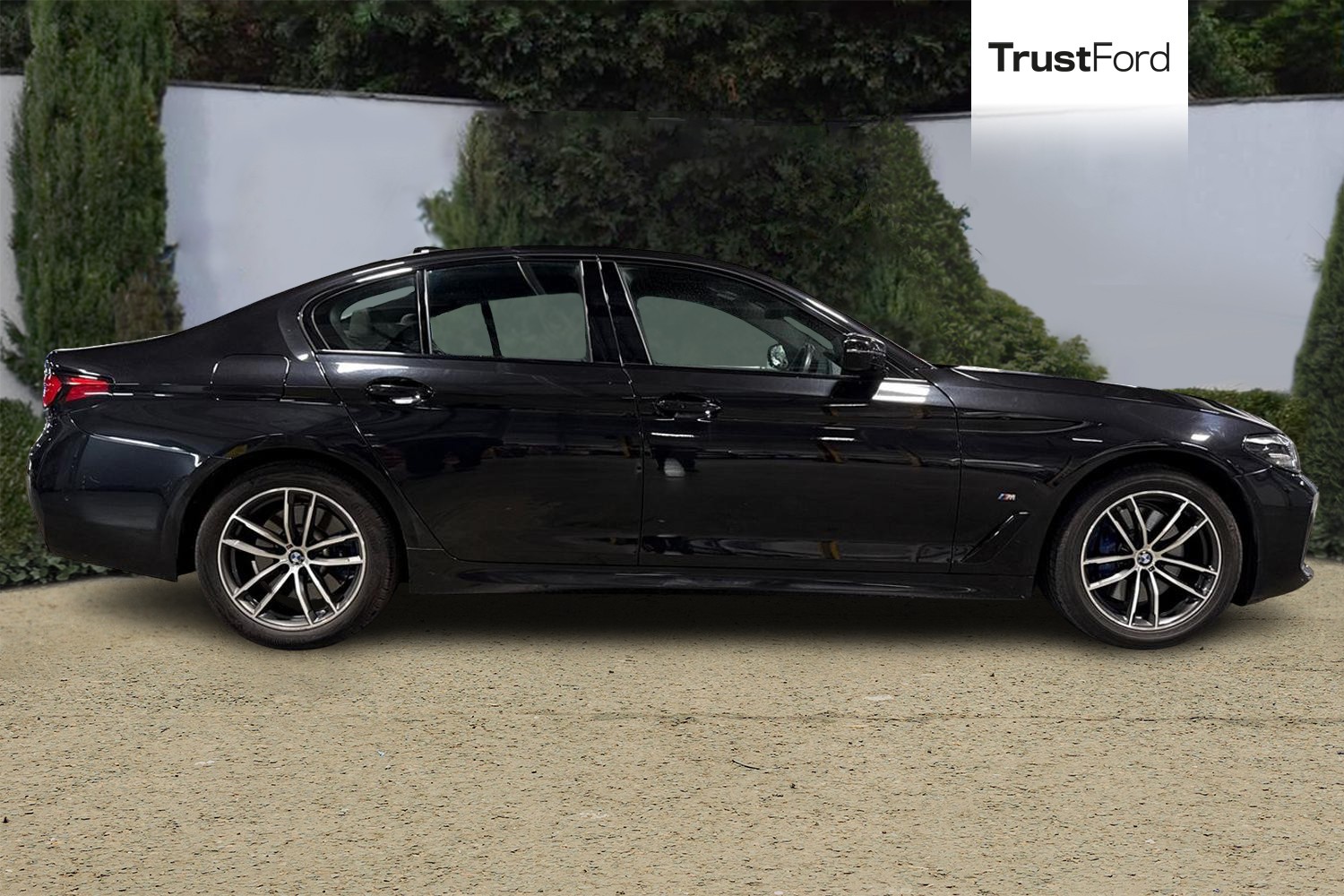 BMW 5 Series Photo 2
