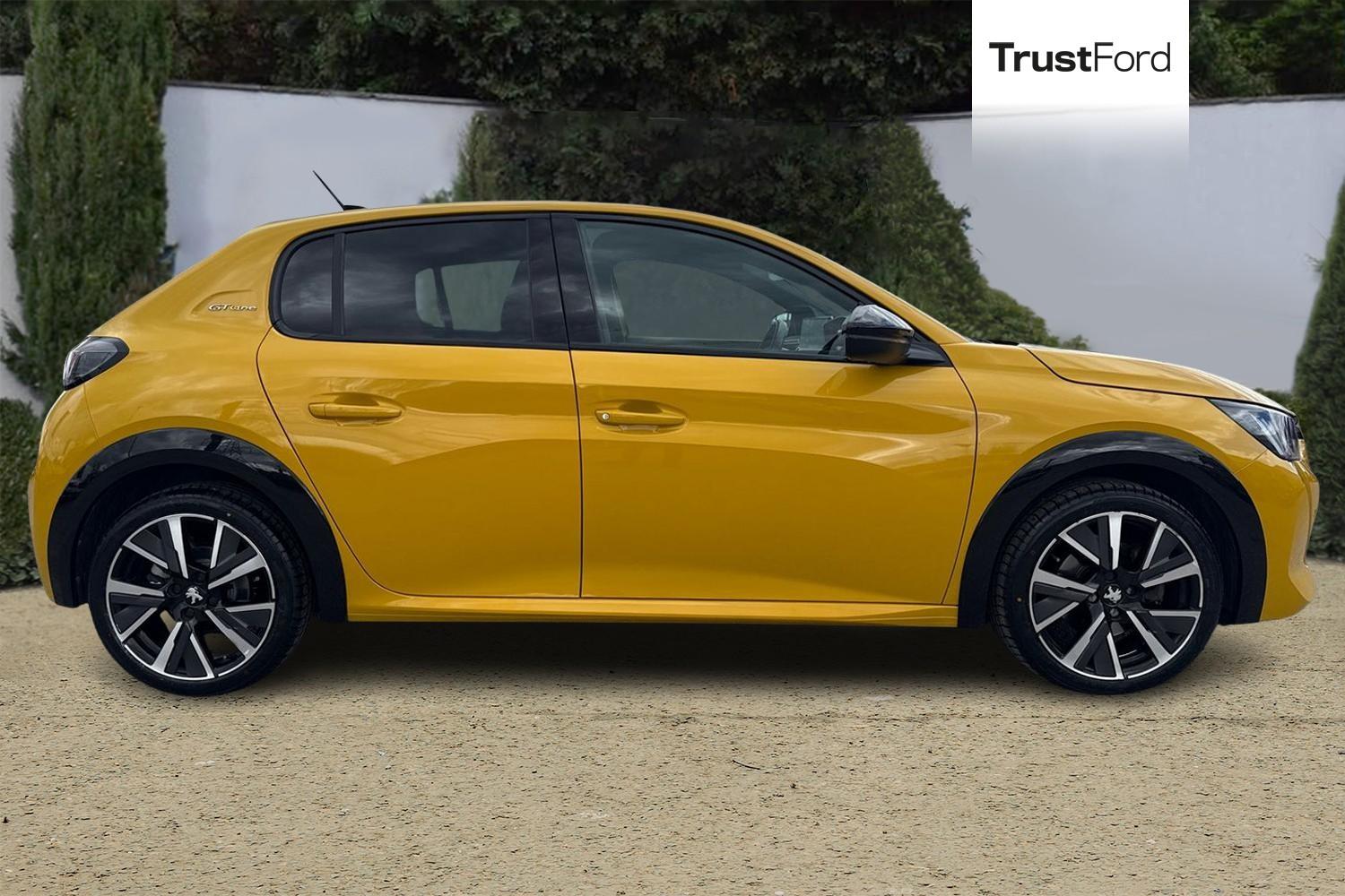 Peugeot 208 Photo 2