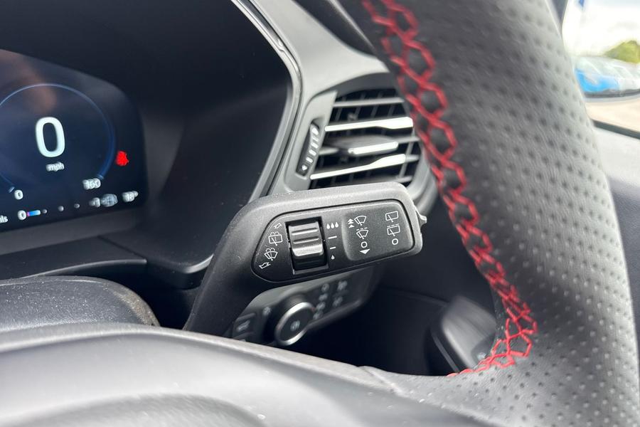 Ford KUGA Photo autoimg-09051d738a1b5b4de7ba27ade4d2eecb3bc73064.jpg
