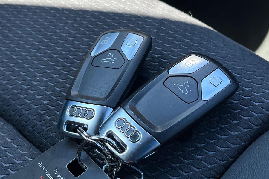 Audi A4 Photo autoimg-09060c5d74e3c505d7fc6508636510543653c797.jpg