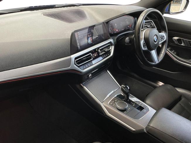 BMW 3 Series Photo 2