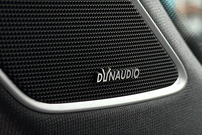 VOLKSWAGEN Touareg Photo 23