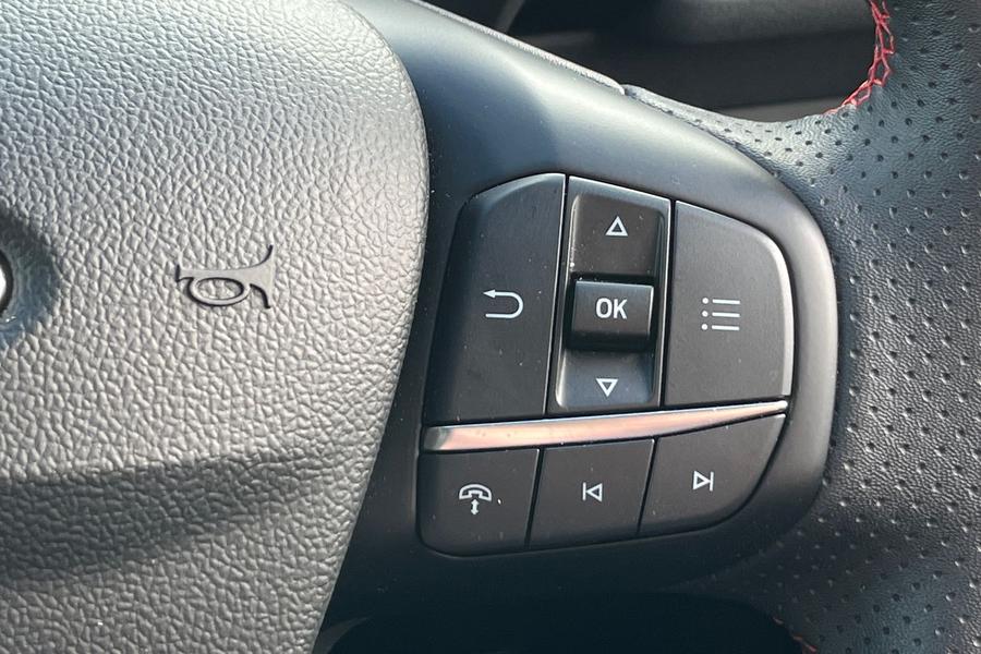 Ford KUGA Photo autoimg-09170fe9328b0ab68105c1105bd09045d30b86e5.jpg
