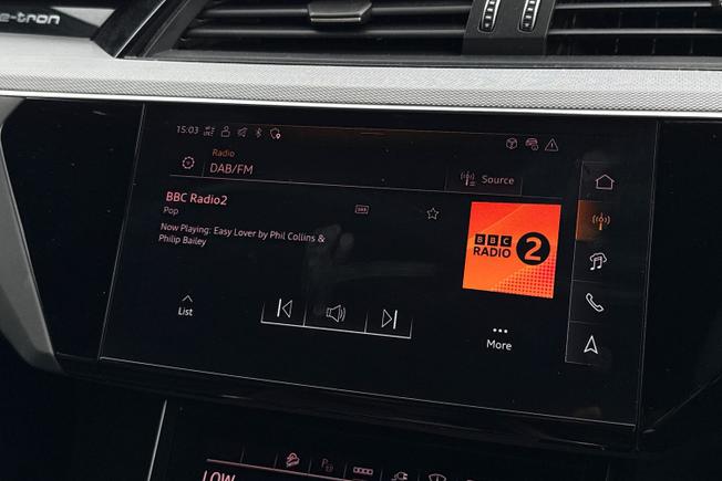 AUDI Q8 E-Tron Photo 13