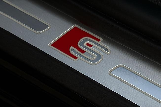 AUDI A4 Photo 45