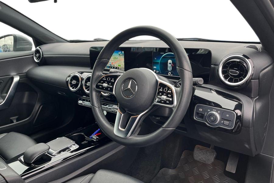 Mercedes-Benz A Class Photo autoimg-091df5ff4ee4bc45281dc6a826338f208136a315.jpg