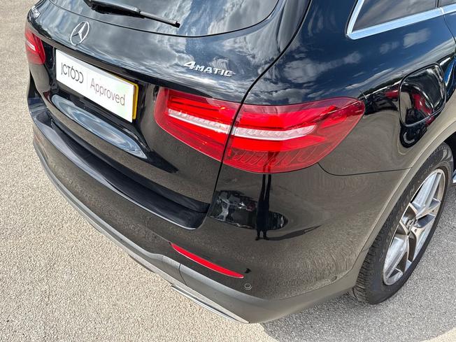 MERCEDES-BENZ Glc Photo 23