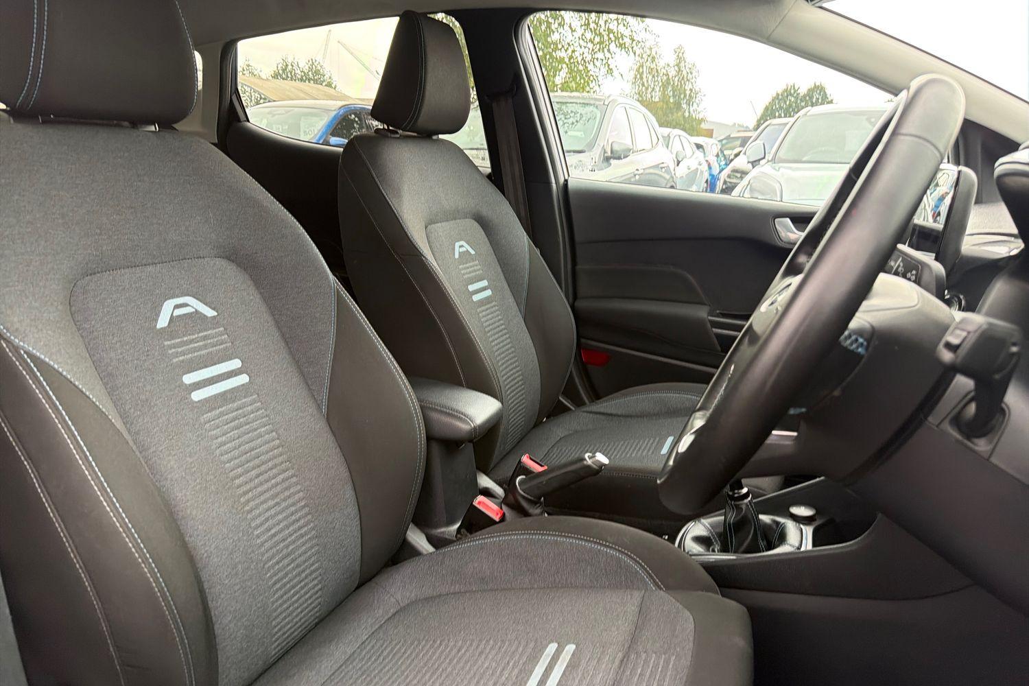 Ford Fiesta Photo 16