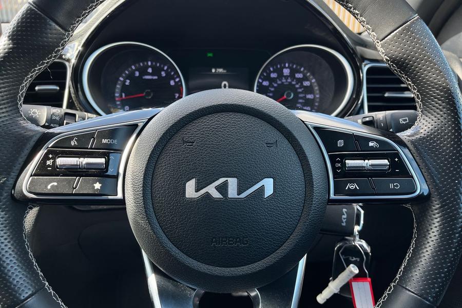 Kia PRO CEED Photo autoimg-092c9db8b19f2715126e89134082333f4b9f4ecc.jpg