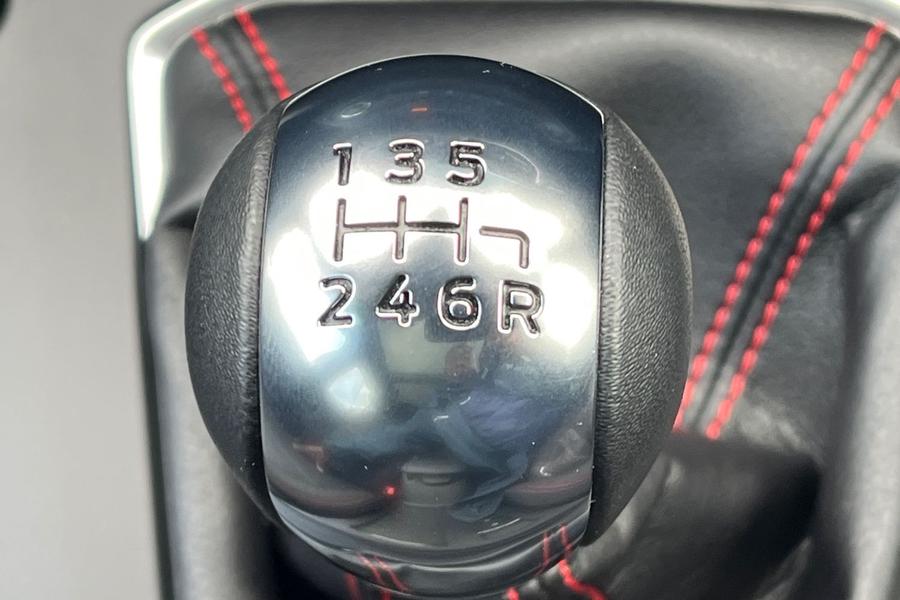 Ford FOCUS Photo autoimg-09303c6a5ba61a7ec1712520ec3971bf6b44f46f.jpg