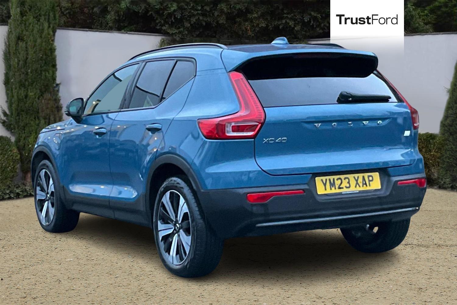 Volvo XC40 Photo 1