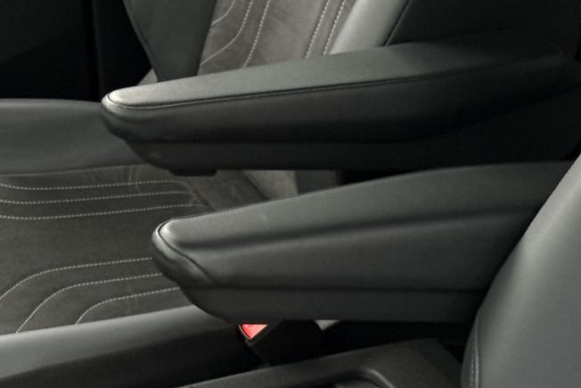 VOLKSWAGEN ID.4 Photo 43