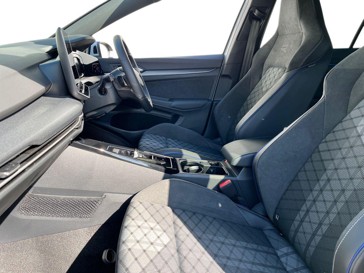 Volkswagen Golf Photo autoimg-09504ff66833814e7d36a76fd025afc4b80164b3.jpg