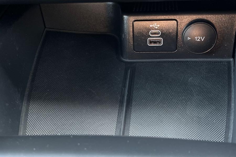 Ford Kuga Photo autoimg-0951829d28c28c4d7c45a6c94363c4b6ae786afb.jpg