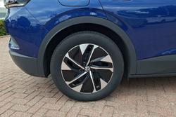 VOLKSWAGEN ID.4 Photo 5