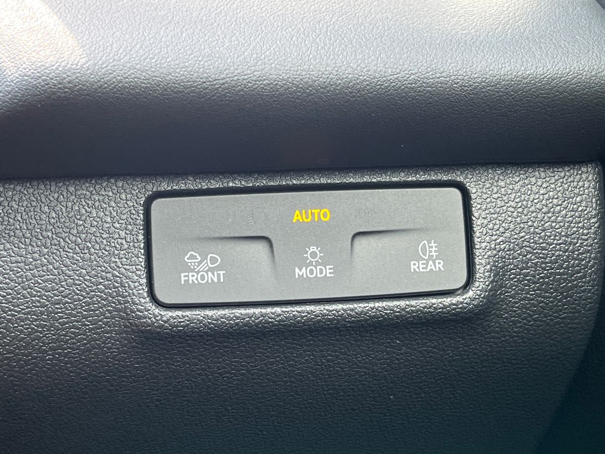 Volkswagen T-Roc Photo autoimg-09555dfe7798f969d08e97424152aecbdc8427c8.jpg