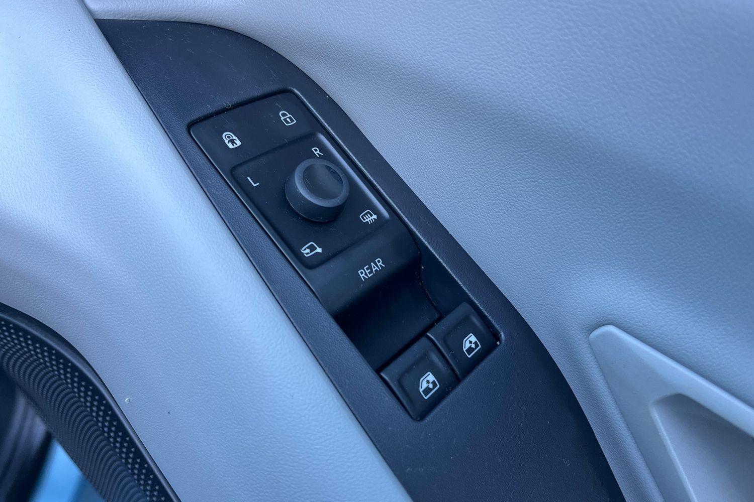 Ford Explorer Photo 15