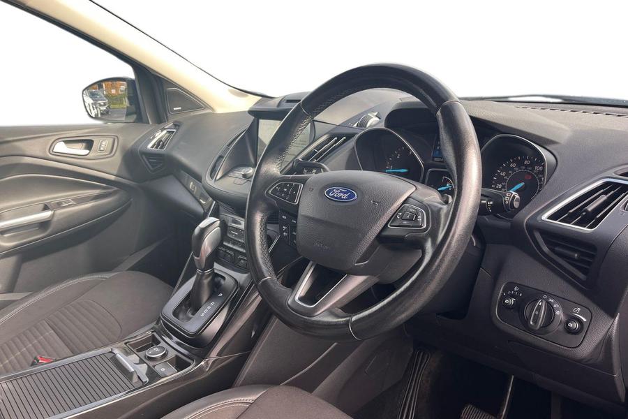 Ford KUGA Photo autoimg-09560b8b0736f0df660ea90c5bdf164993d4404b.jpg