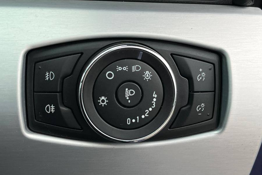 Ford MUSTANG Photo autoimg-0956ec5abbaf219dd4b7e6e5e2bd954c2666cd00.jpg