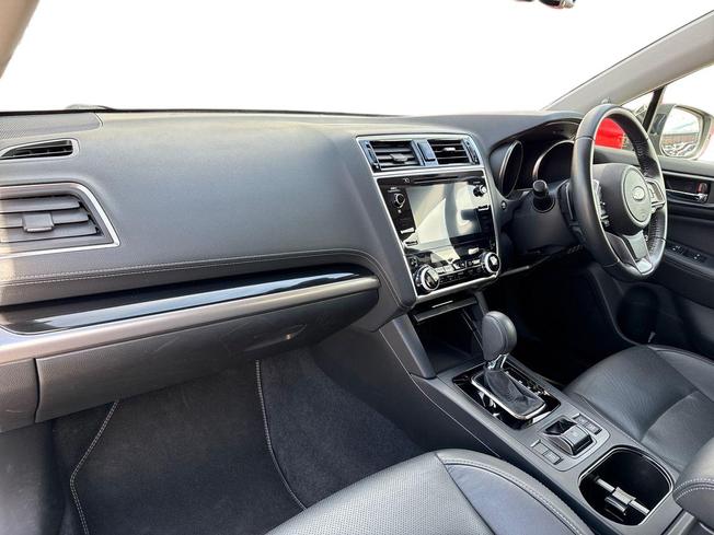 SUBARU Outback Photo 2