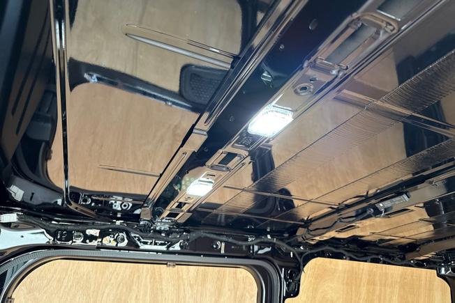 VOLKSWAGEN Transporter Photo 22
