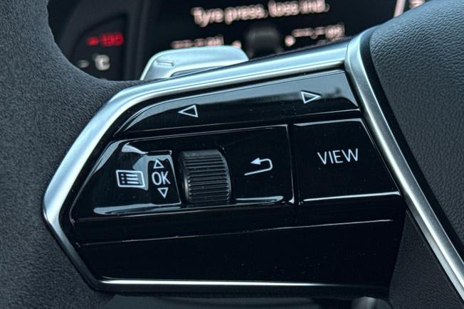 Audi RS6 Avant Photo 16