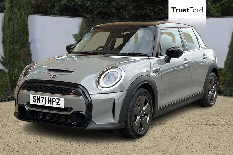 MINI HATCHBACK Photo autoimg-096b7dbc0747aa24dc03dedc94eabc33fa885bbf.jpg