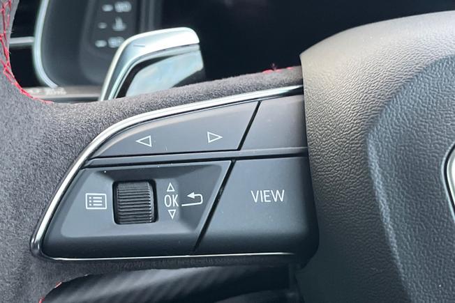 Audi RSQ8 Photo 17
