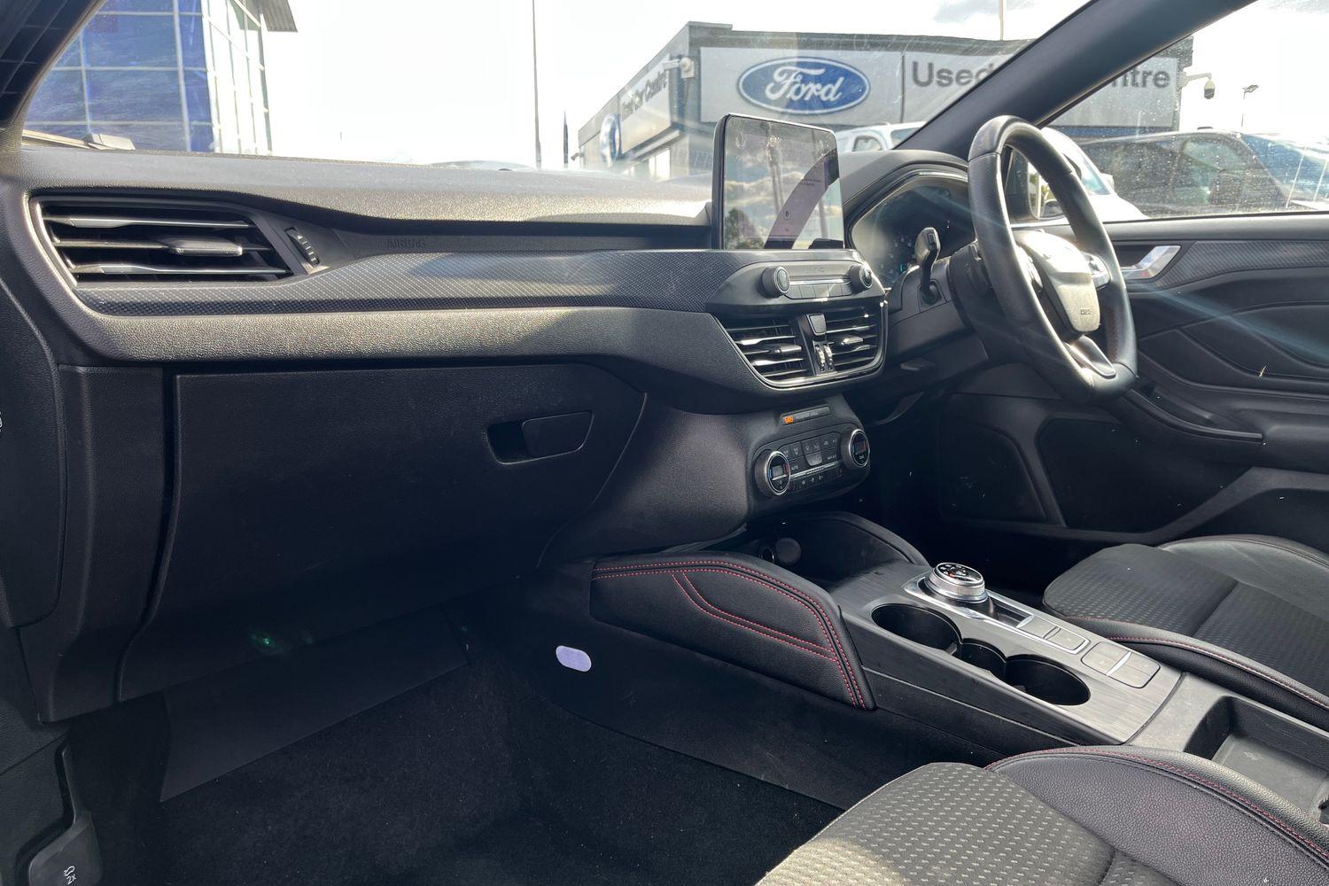 Ford FOCUS Photo 17