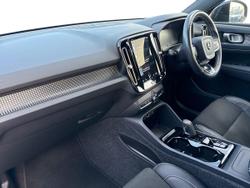 VOLVO Xc40 Photo 2