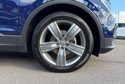 VOLKSWAGEN Tiguan Photo 5