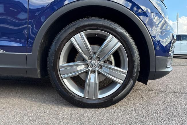 VOLKSWAGEN Tiguan Photo 5