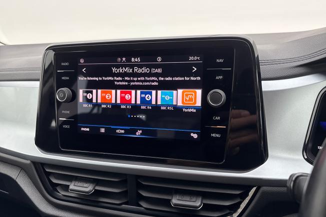 Volkswagen T-ROC Photo 13