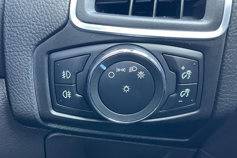 Ford FOCUS Photo autoimg-097845c264cca701925f722de381a3f490bad7ac.jpg