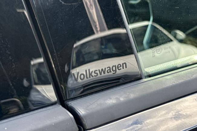 VOLKSWAGEN T-Roc Photo 25