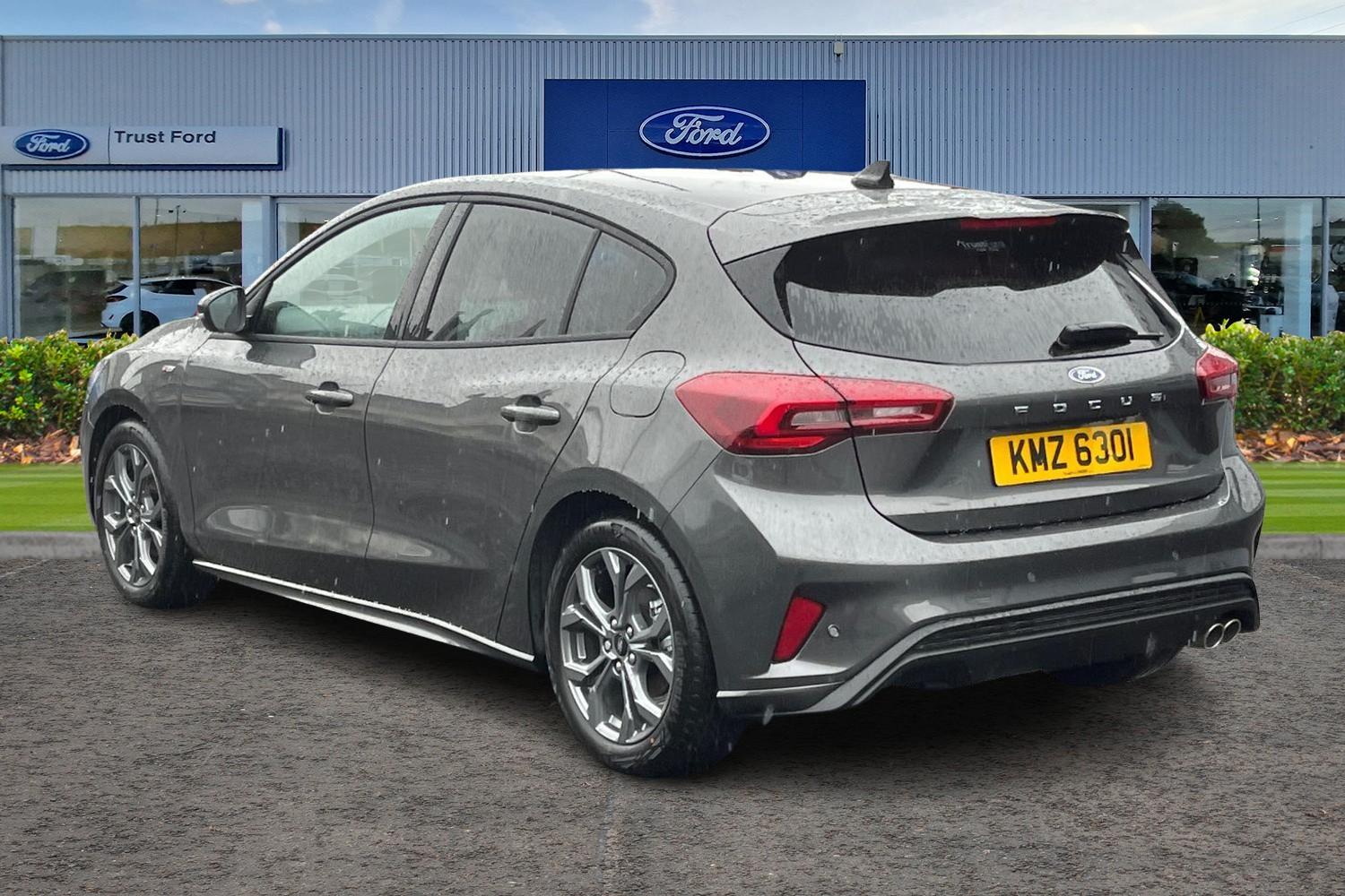 Ford Focus Photo 1