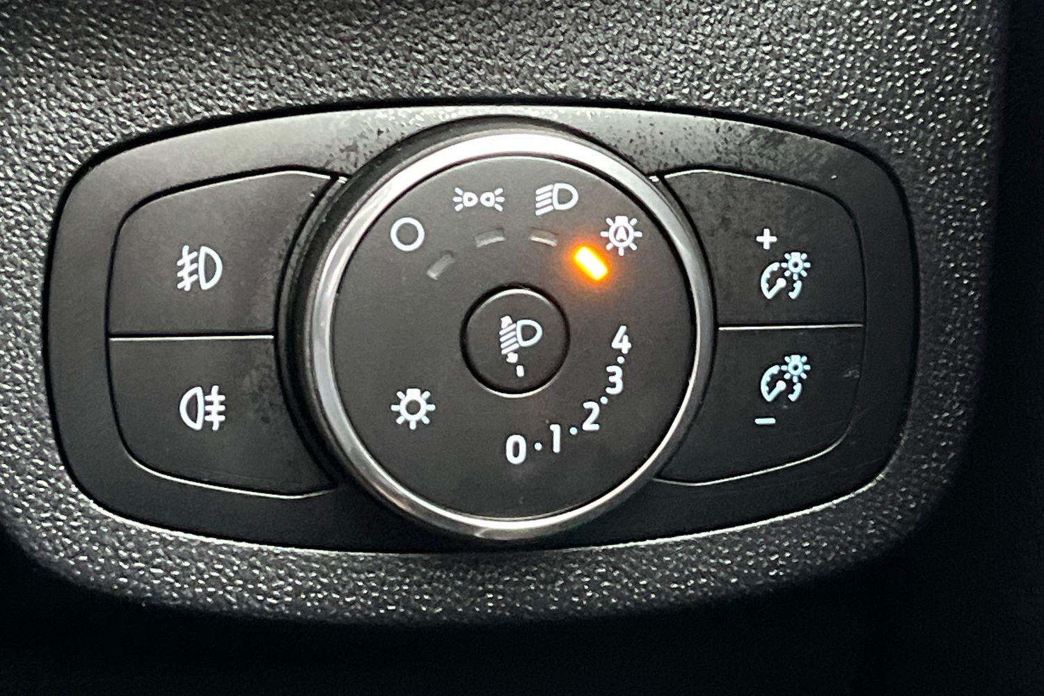 Ford FIESTA Photo 33