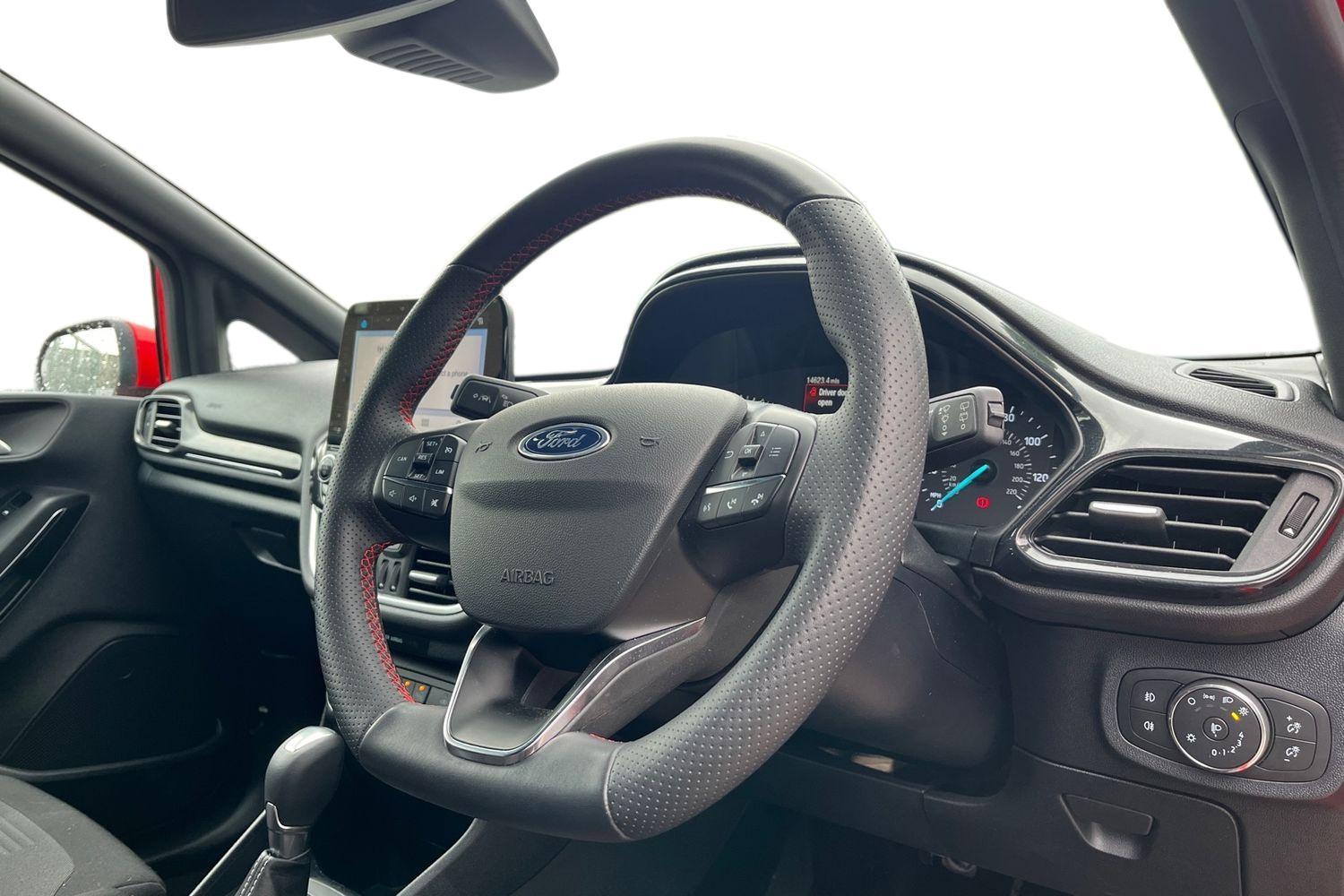 Ford FIESTA Photo 8