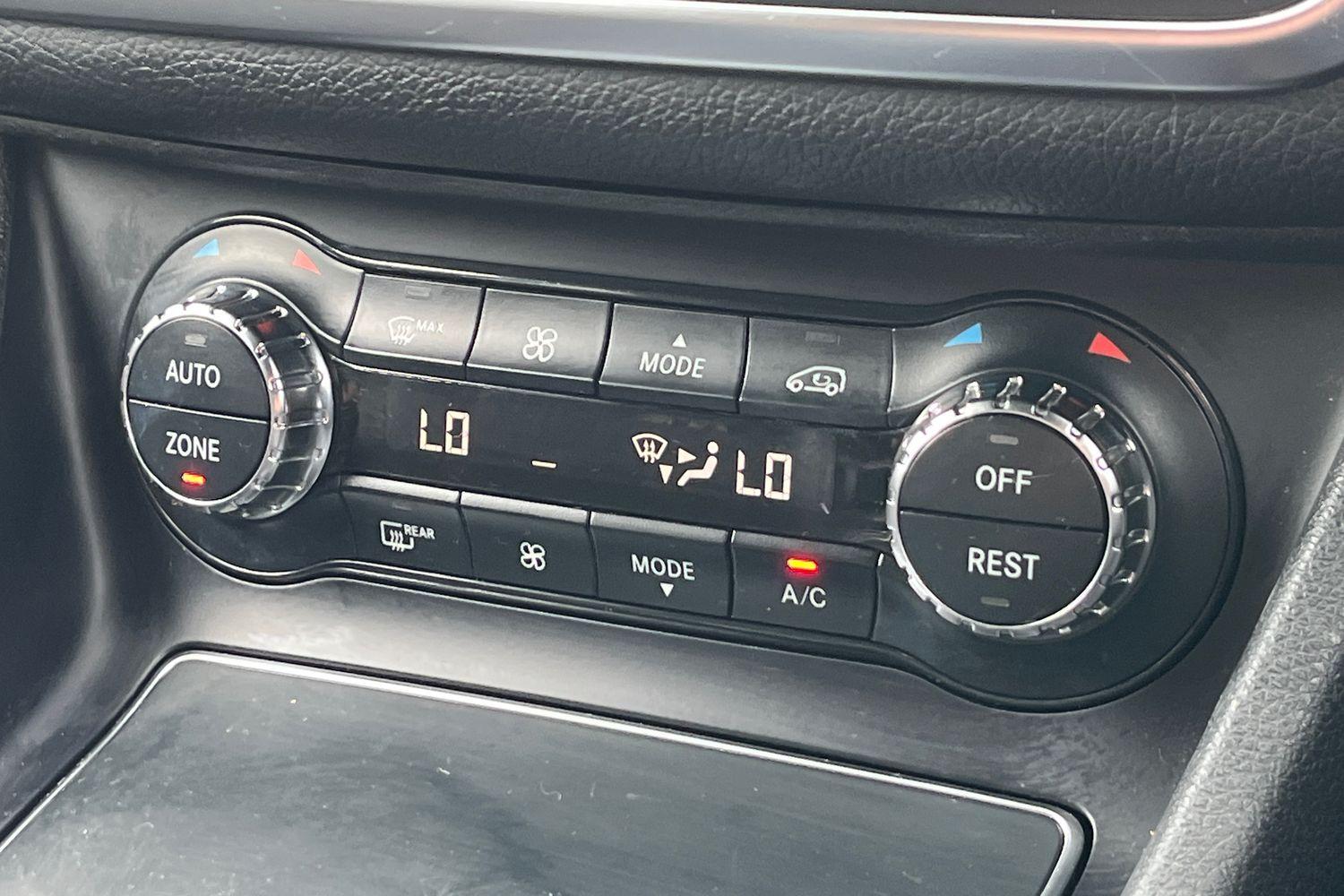 Mercedes-Benz CLA Photo 26