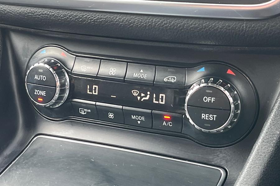 Mercedes-Benz CLA Photo autoimg-097d4ad51c80743906afbbadffbf800de20a94db.jpg