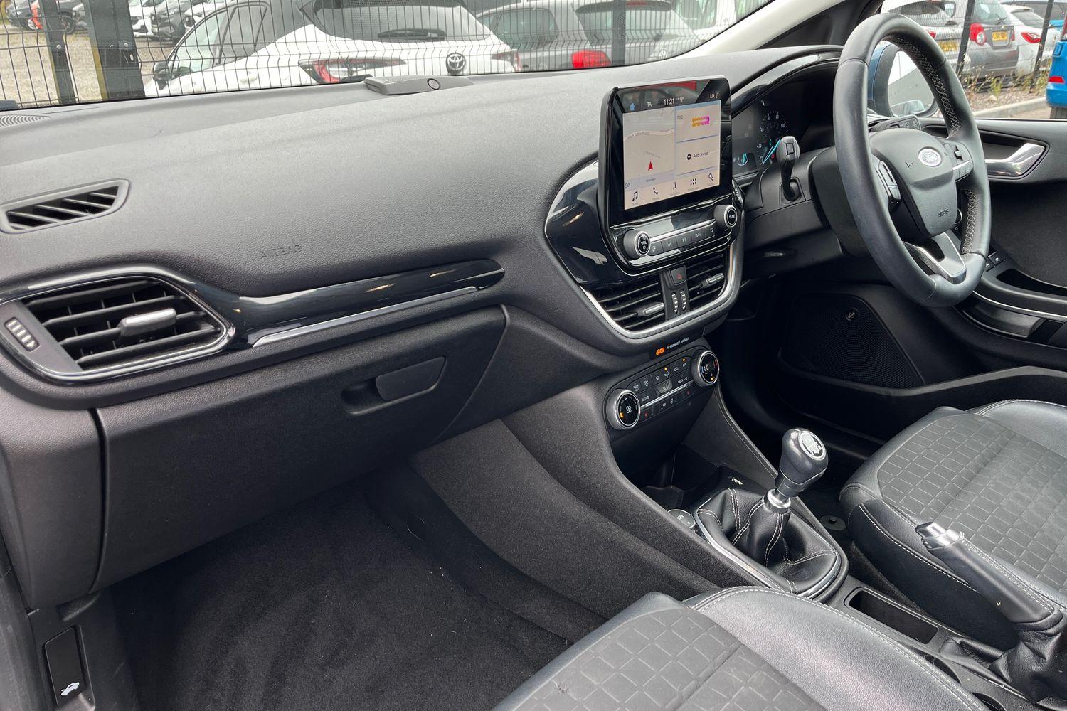 Ford FIESTA Photo 17