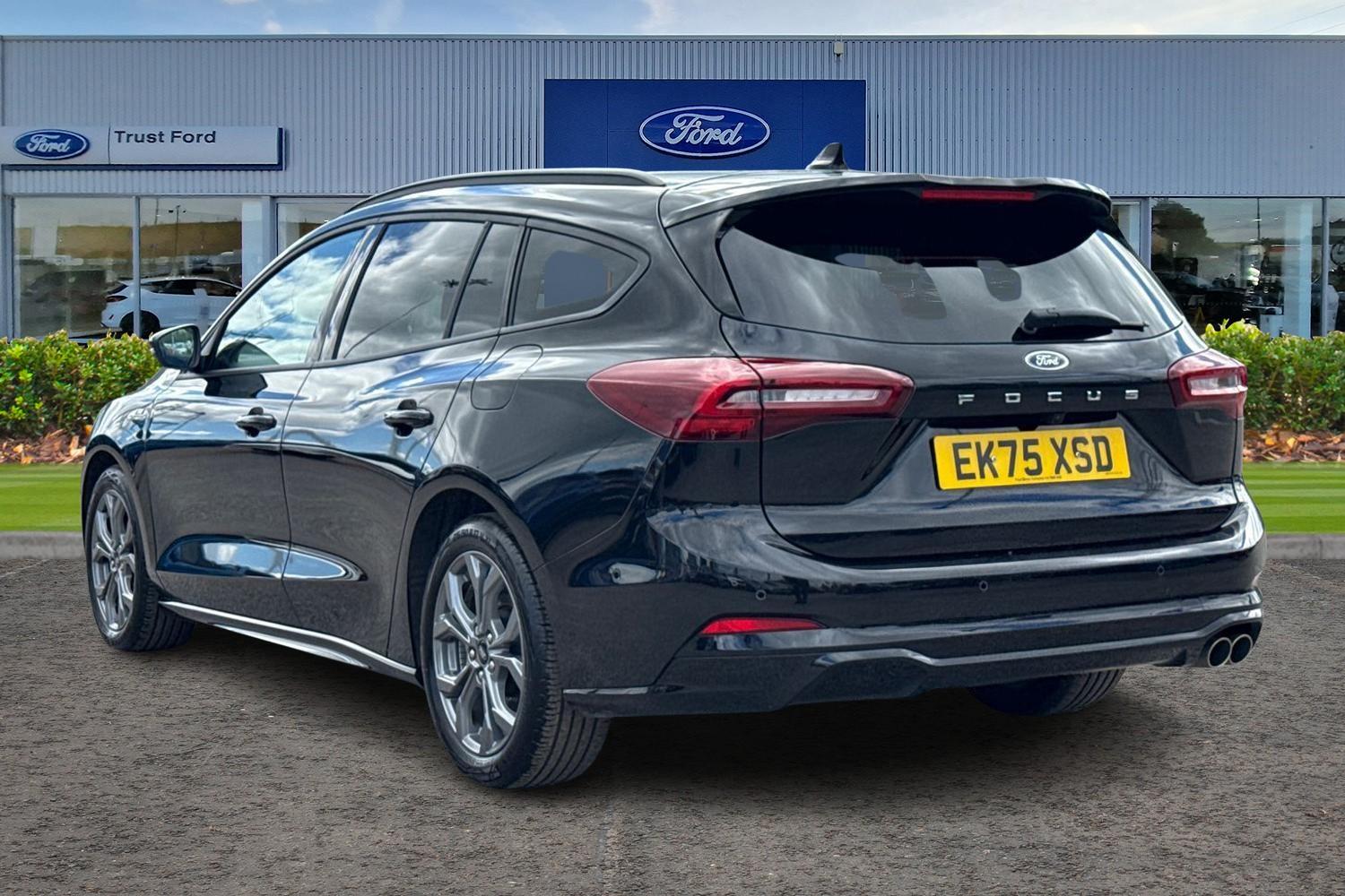 Ford FOCUS Photo 1