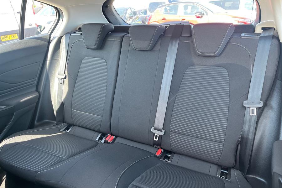 Ford Focus Photo autoimg-0988e875cf90fc3376d51e97b0228dd18d8dfcb9.jpg