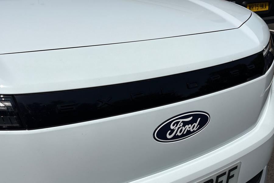Ford Explorer Photo autoimg-098fe46a9e02c8b805220167099347aa903ae1f6.jpg