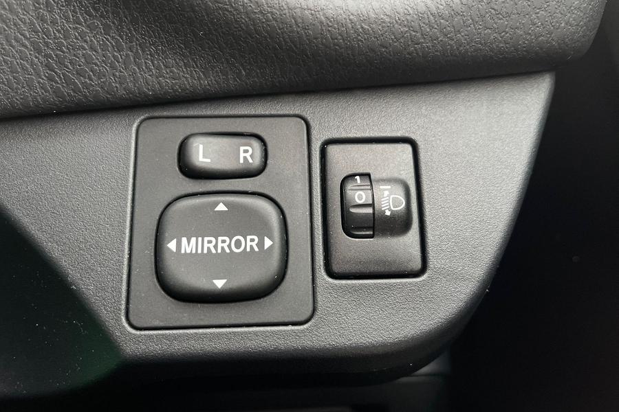 Toyota Yaris Photo autoimg-099407ab93a52f3e0cc287ab603609b46be0b955.jpg