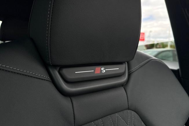 AUDI Q6 E-Tron Photo 47
