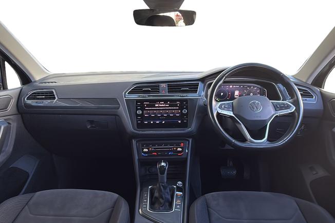 VOLKSWAGEN Tiguan Photo 10